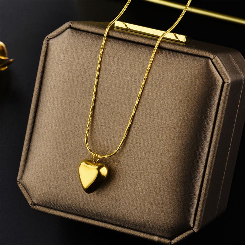 New Titanium Steel Peach Heart Women's Clavicle Chain Instagram Air Cooled Light Wind Minimalist Elegance Love Pendant_ipsvogv.com
