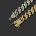 Men's accessories are exaggerated domineering, adorned diamonds and trendy men's clothing, with a large gold chain_ipsvogv.com