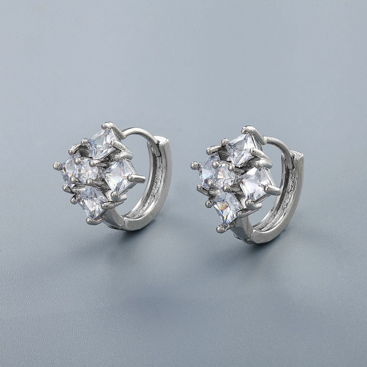 Unisex Popular Geometric Earrings For Women With Diamonds Personalized Ear Buckles Ins Style Earrings Wholesale Earrings Trendy Style_ipsvogv.com