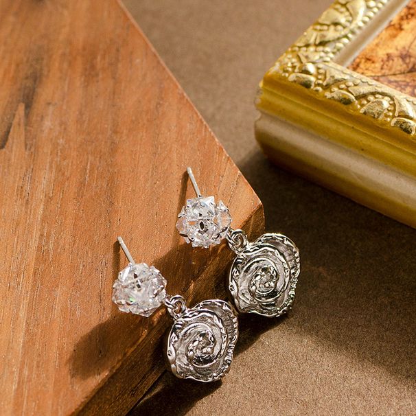 French Style Light Luxury Elegant Small Fragrance Rose Pendant For Women, Exquisite And Versatile Temperament, High-end_ipsvogv.com