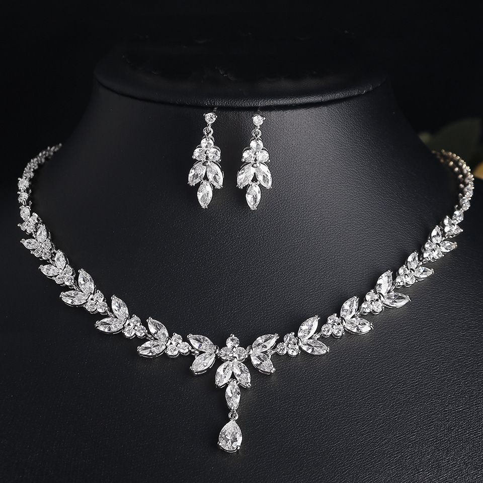 Fashion Simple Elegant Long Horse Eye Water Drop Zircon Necklace Bride Bridesmaid Wedding Banquet Set Earrings_ipsvogv.com