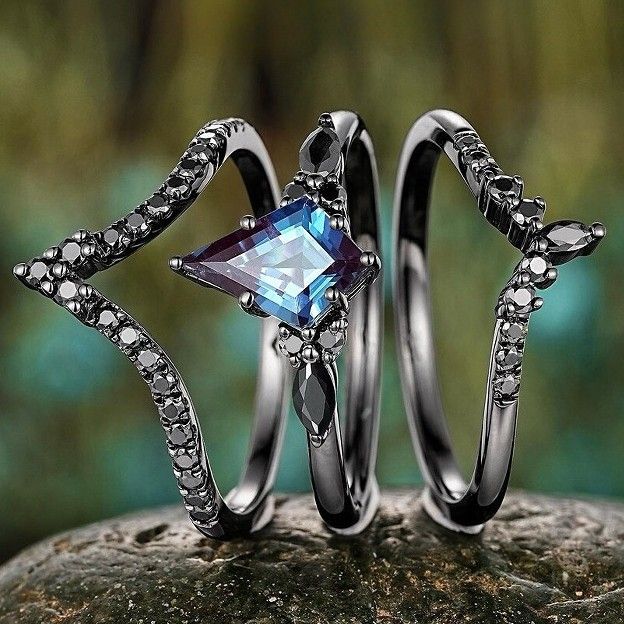 Sanjie Gun Black Three Piece Women's Set With Irregular Rainbow Stone Inlaid Couple's Ring_ipsvogv.com
