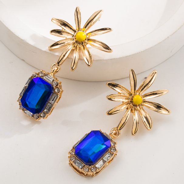 New Geometric Flower Fashionable Daisy Diamond Set Pearl Long Versatile Style Outdoor Earrings_ipsvogv.com