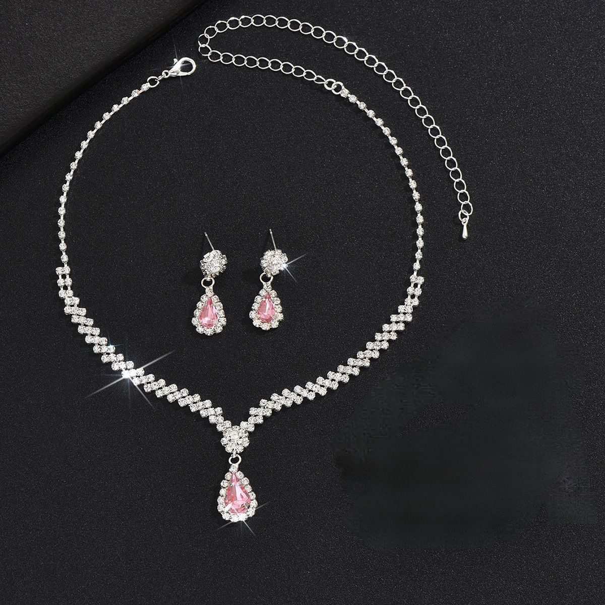 Three-Piece Combination Diamond-Studded Water Drop Bracelet Necklace Earrings Set Fashion Bridal Wedding Jewelry_ipsvogv.com