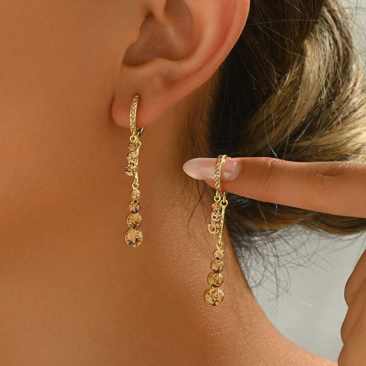 Fashionable commuting style women's inlaid ear, niche high-end sense, multi-layer tassel ear buckles, versatile_ipsvogv.com