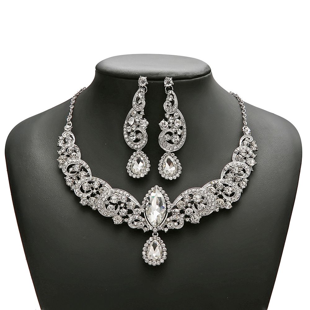 Bridal Necklace And Earrings Two-Piece Set Wedding Dress Accessories Chain Exaggerated Inlaid Alloy Jewelry Hot Sale_ipsvogv.com