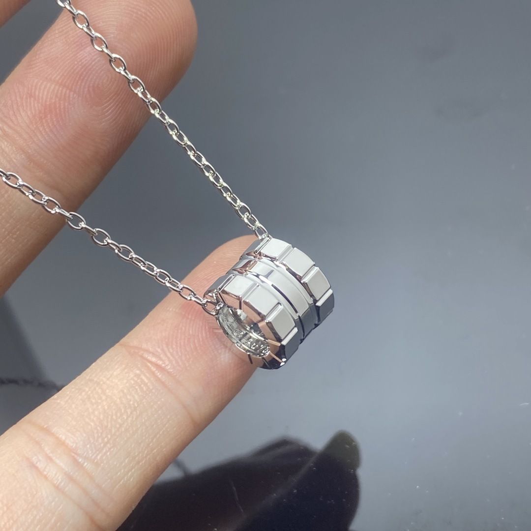 Ice Cube Necklace For Women Classic Square Small Waist Pendant Trendy High End Sense Girlfriends Same Clavicle Chain Necklace_ipsvogv.com