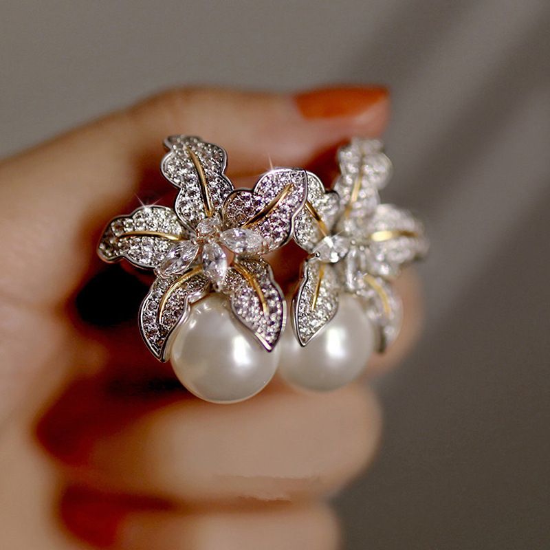 Cao Shi's Autumn And Winter New Bicolor Lily Flower For Women's Light Luxury Temperament Pearl Personalized_ipsvogv.com