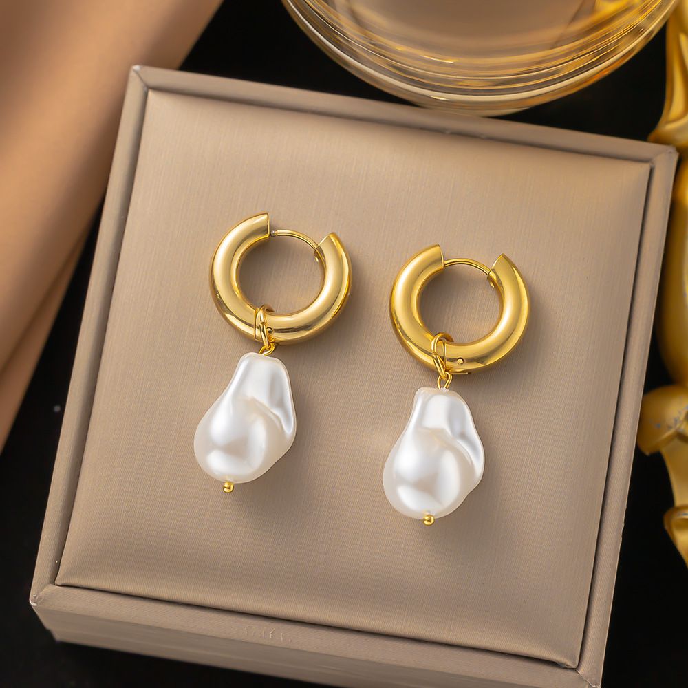 Fashionable Heavy Industry Gold Stainless Steel Earrings For Women, Minimalist Metal Cold Wind Earrings, Pearl_ipsvogv.com