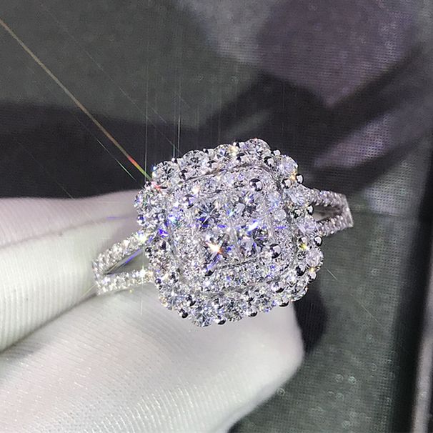Cao Shi's new classic women's Micro inlaid zircon wedding ring handpiece_ipsvogv.com