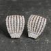 Cao Shi's luxurious multi-layer line exude sense of luxury. The palace queen's accessory earrings are intricately inlaid_ipsvogv.com