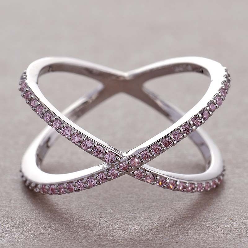 Cao Shi's New Simple Elegant Cross Inlaid Zirconia Diamond Copper Ring Is A Fashionable And Versatile Street Photography_ipsvogv.com