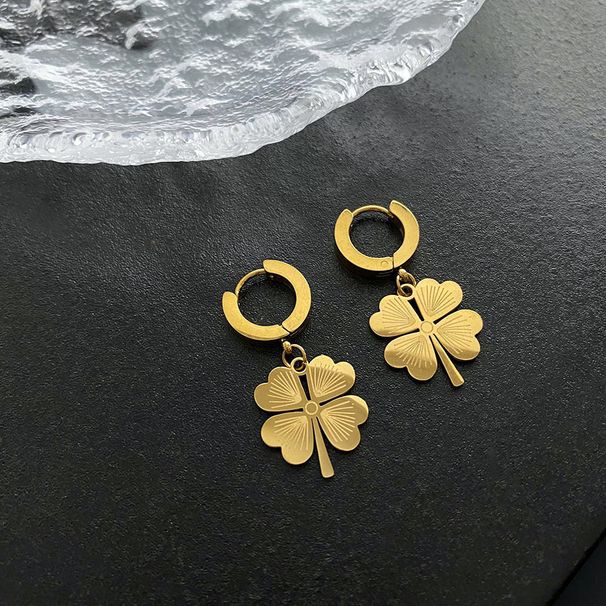 Clover pendant niche design high-end titanium steel necklace does not fade spring new ins style jewelry_ipsvogv.com