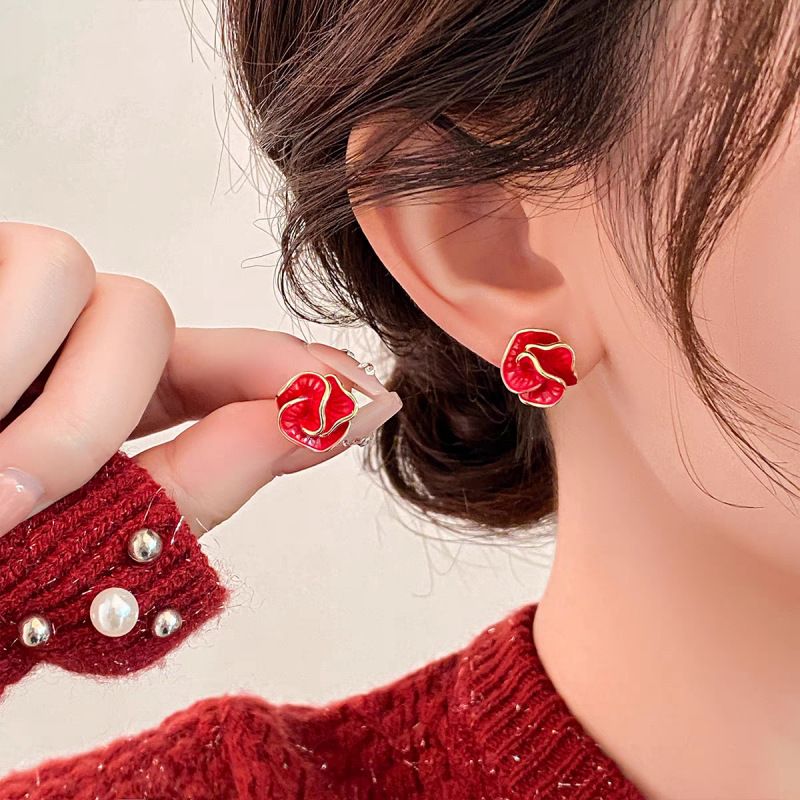 Light luxury simple high end niche camellia earrings for women ins trendy internet celebrities with cold wind earrings_ipsvogv.com
