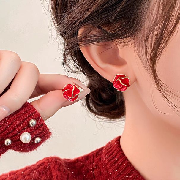Light luxury simple high end niche camellia earrings for women ins trendy internet celebrities with cold wind earrings_ipsvogv.com