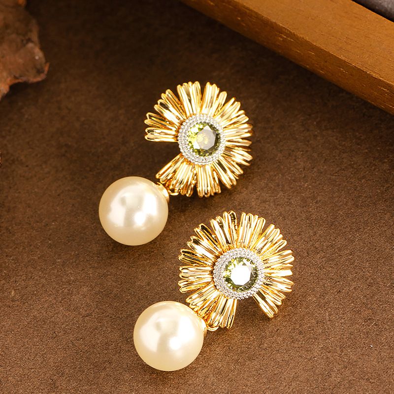 Forest Style Sweet Fresh Diamond Inlaid Daisy Pearl Pendant With Feminine Temperament, Simple And High-end Silver Needle_ipsvogv.com
