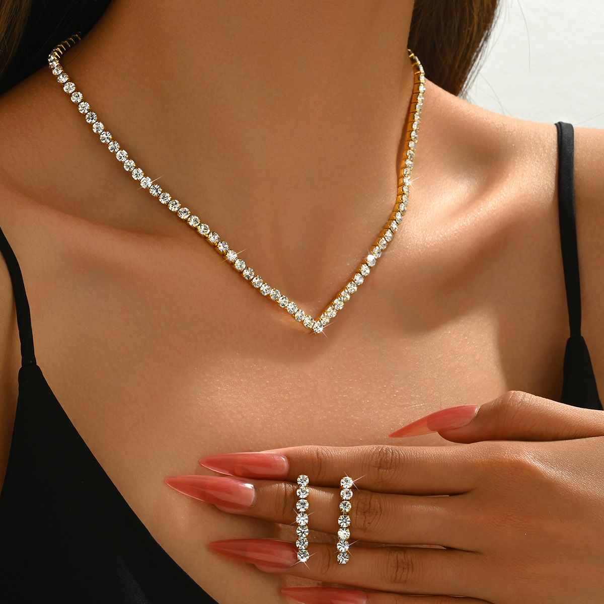 2024 Autumn Winter New Niche Fashion Personality High-end Versatile Claw Chain Necklace And Earrings Two-piece Set_ipsvogv.com