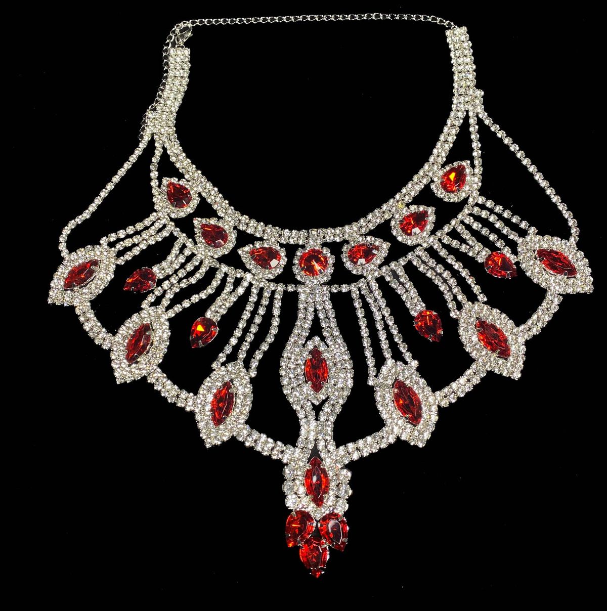 Hot Selling Fashionable Women's Exquisite Shiny AB Color Necklace, Luxurious And Exaggerated Rhinestone Necklace_ipsvogv.com