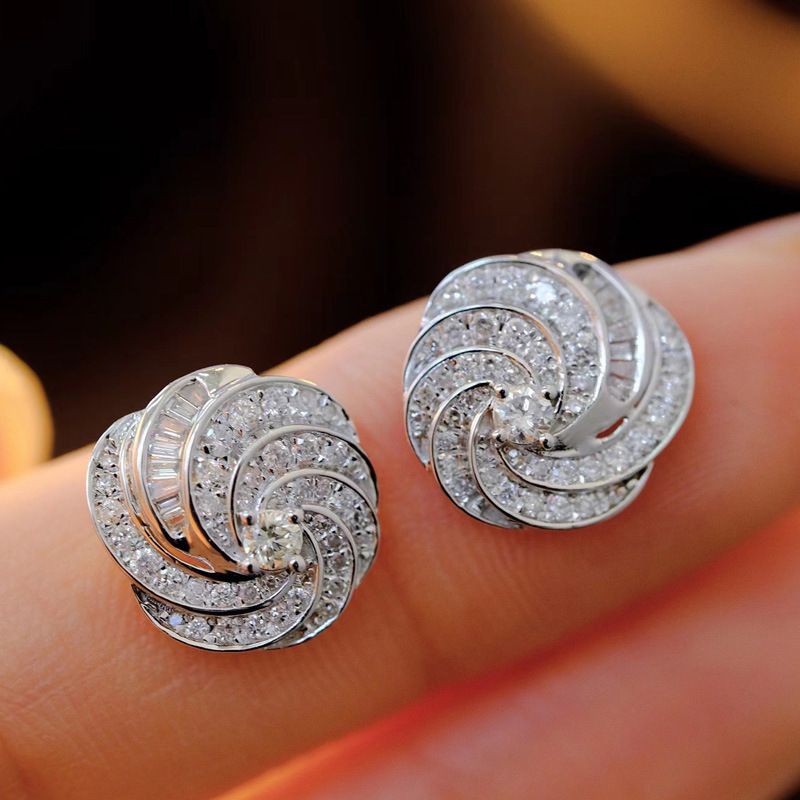 Cao Shi's Elegance and High Quality Zircon Spinning 2024 New Trendy Luxury with Sparkling Diamond Geometry Earrings_ipsvogv.com