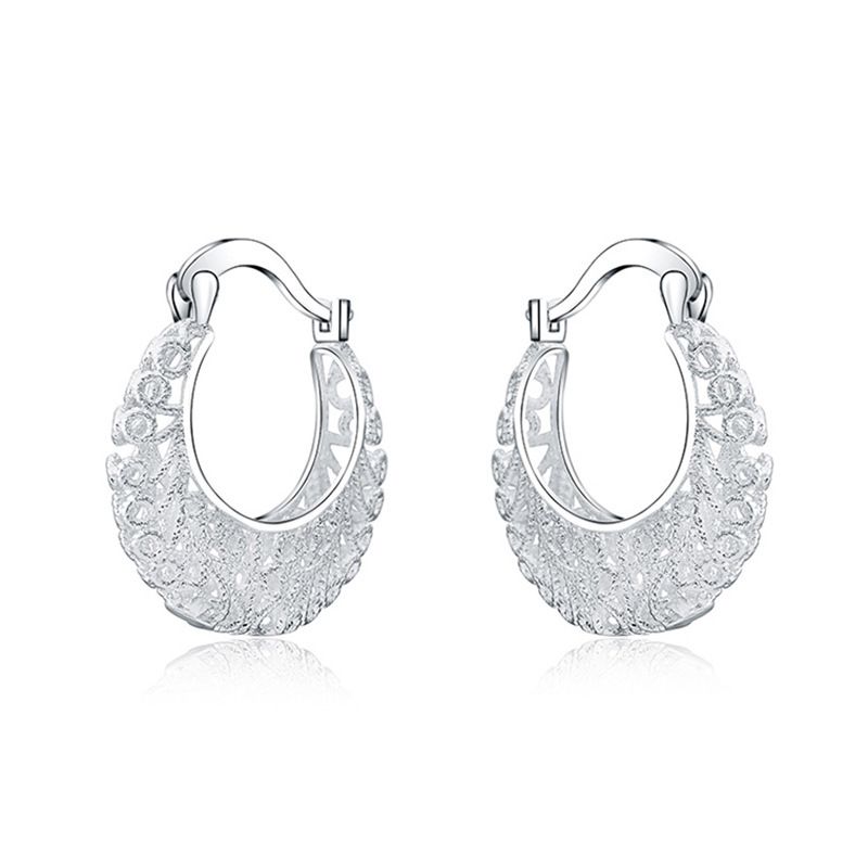 Cao Shi With Hollow Weaving Pattern And Women's Through Flower Metal Circle Earrings_ipsvogv.com