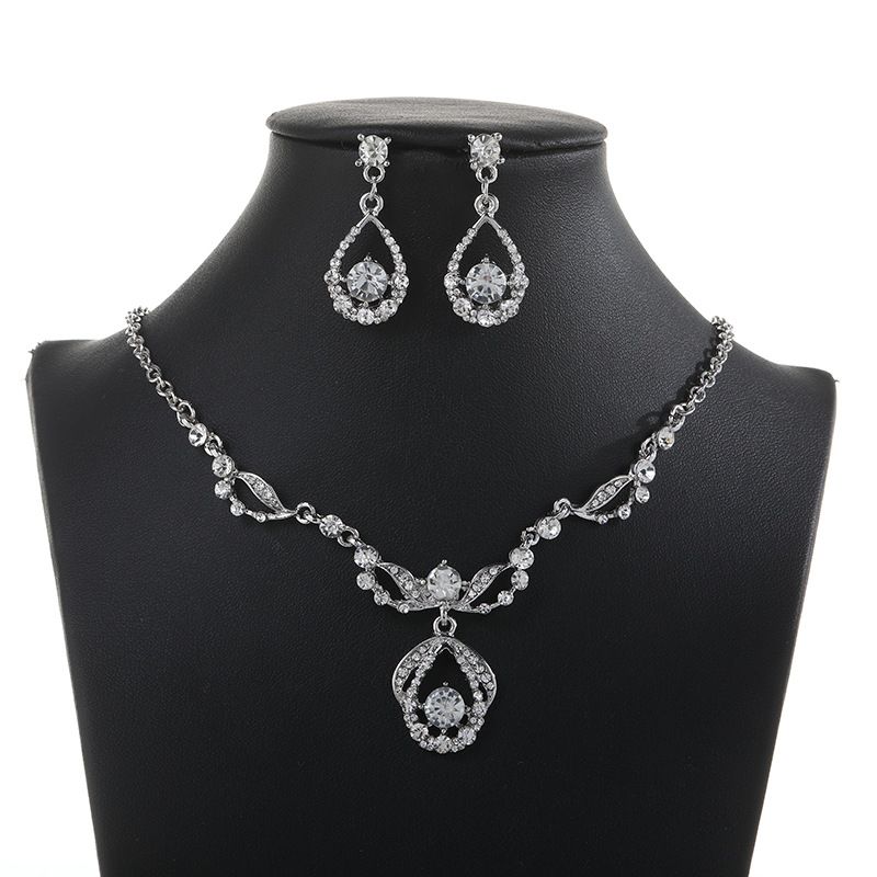 Fashion New And Japanese Style Rhinestone Accessories Earrings Trendy Jewelry Korean Elegant Necklace Set For Women_ipsvogv.com