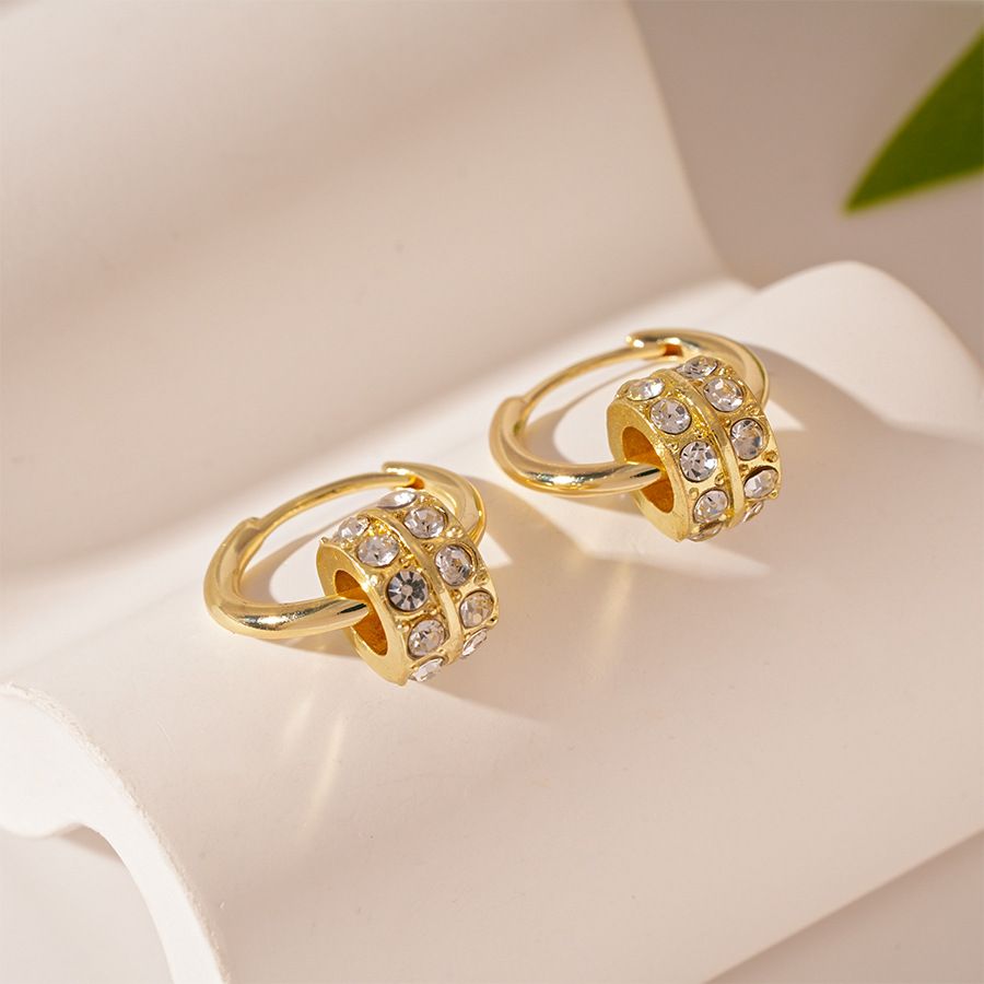 Light Luxury Metal Diamond Circle Ear Buckle Earrings French Simple Premium Geometric Earrings_ipsvogv.com