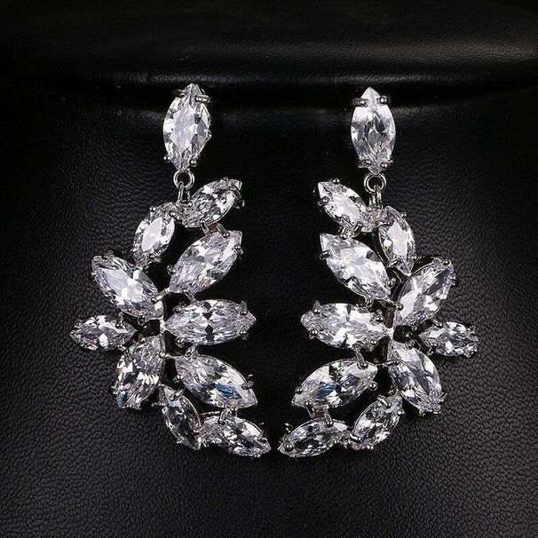 Cao Shi's Advanced Fashion Dinner Zircon Leaf Tassel Earrings with Versatile Style and Leaf Shape Earrings for Women_ipsvogv.com