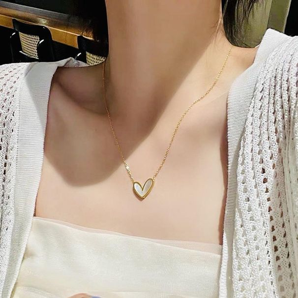 Love Network Red Necklace 2023 New Women's Summer Light Luxury Advanced Design Sense Small Crowd Collar Chain Pendant_ipsvogv.com
