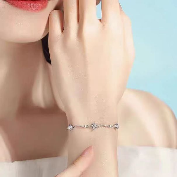 Four Leaf Clover Bracelet Women 2024 New Style, Light Luxury, Niche, Exquisite Bracelet, Birthday Gift Girlfriend,_ipsvogv.com