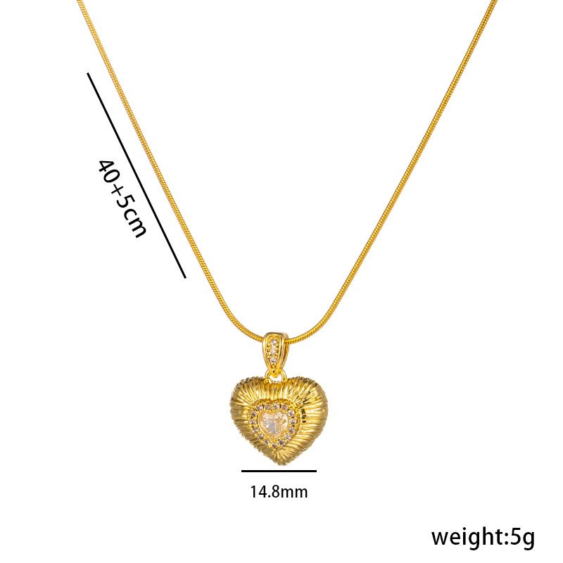Instagram Style Gold Texture Handmade Inlaid Emerald Zircon Heart-shaped Pendant Necklace, Non Fading Accessory_ipsvogv.com
