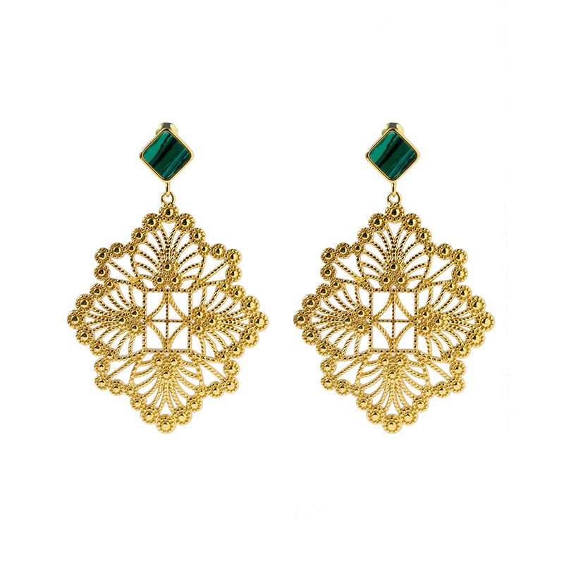 Women's Jewelry Hollow Flower Plate Earrings Retro Metal Earrings Exaggerated Artistic Fashionable White Shell Copper Electroplated Earrings_ipsvogv.com