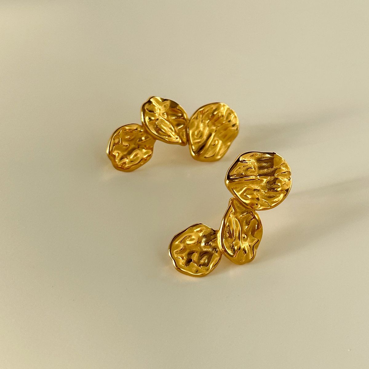 Fashionable Niche INS Titanium Steel Vintage Irregular Petal Versatile Earrings_ipsvogv.com