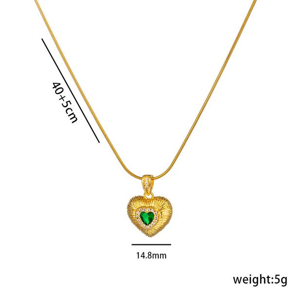 Ins style gold texture hand-inlaid Emerald zircon Heart-shaped pendant necklace non-fading jewelry_ipsvogv.com