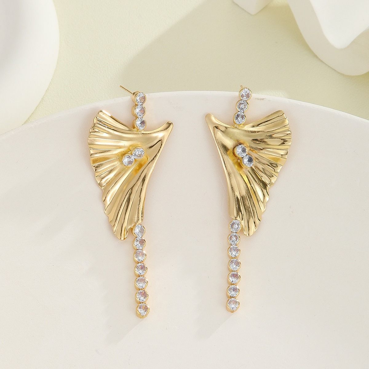 Exaggerated Fan-shaped Bowknot Earrings Gold High-end Sense Inlaid With Diamonds Tassel Ear Drops_ipsvogv.com