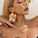 Fashion design three dimensional geometric flowers Retro irregular pleated metal necklace set for women_ipsvogv.com