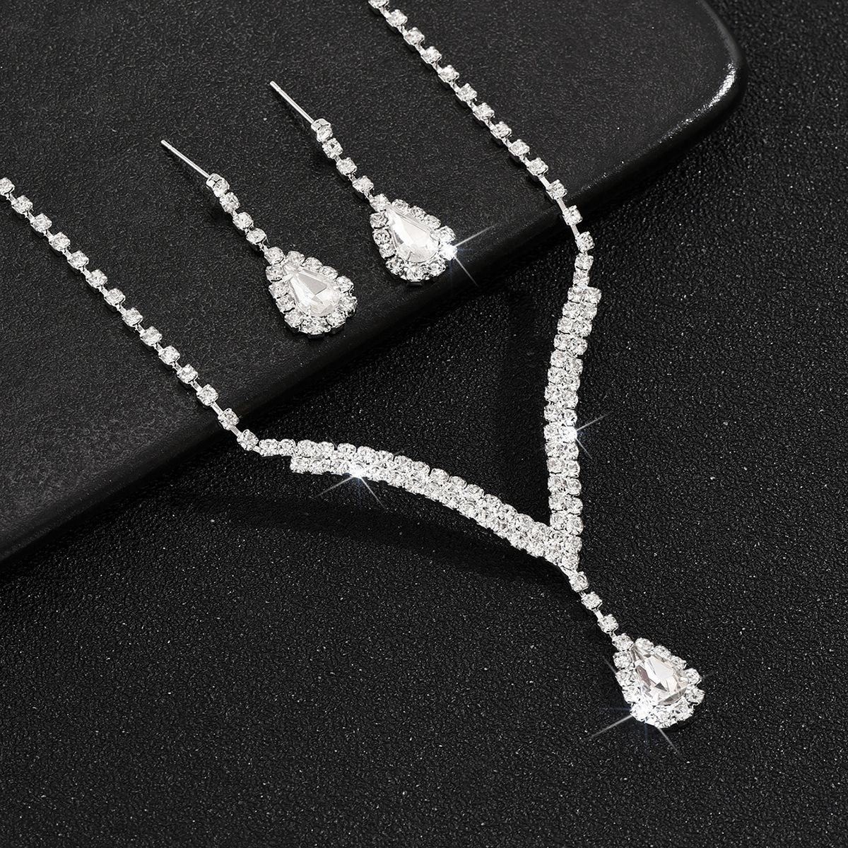 2024 Fashion Jewelry Set: Sparkling Diamond Necklace, Earrings, Studs, Bracelet, And Ring_ipsvogv.com
