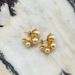 Fashionable Ins Plated Titanium Steel Retro Flower Stamen Pearl Small Earrings_ipsvogv.com