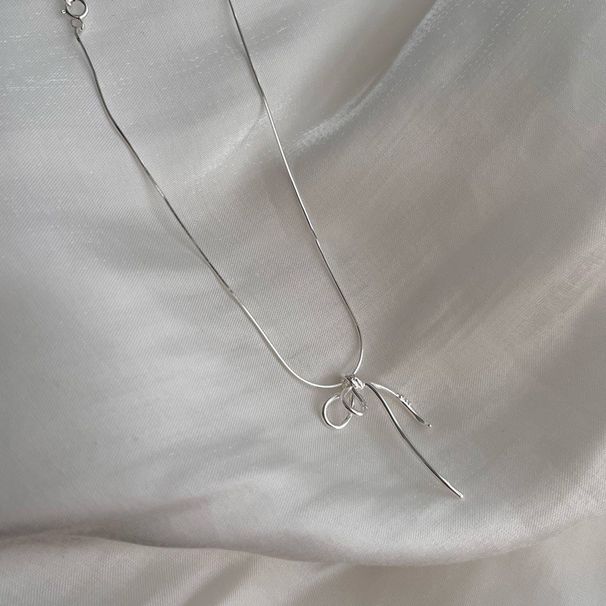 S Pure Silver Ribbon Bow Necklace For Women Korean INS High-End Niche Design New Snake Bone Clavicle Chain_ipsvogv.com