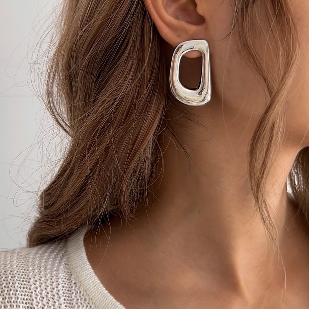 Minimalist Hollow Alloy D Letter For Women Ins Style Personality Symbol Geometric Earrings_ipsvogv.com
