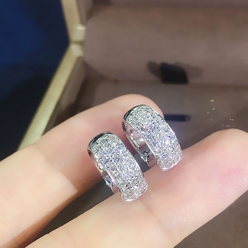 Cao Shi's delicate adorned diamonds, sense of luxury and versatility. Personalized earrings circles are popular among_ipsvogv.com