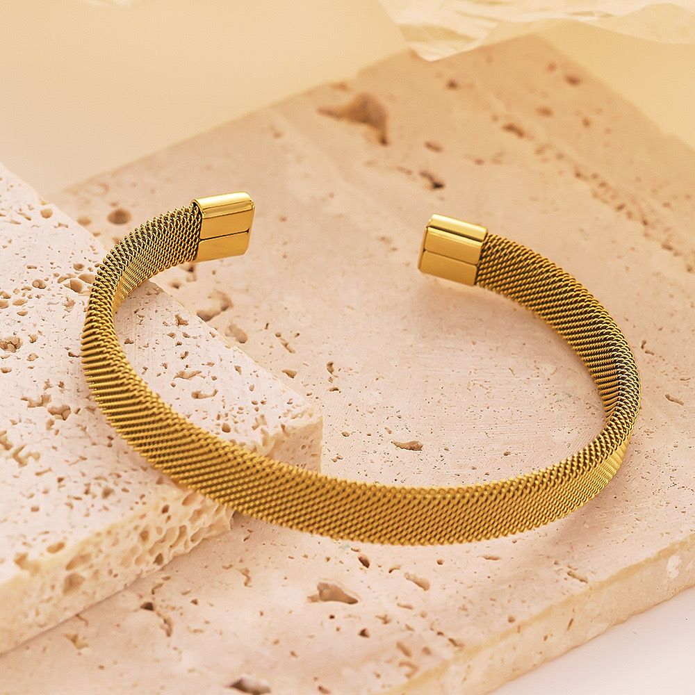 Fashionable Stainless Steel Woven Bracelet With A High-end Feel That Does Not Fade And Is Versatile As An Open Hand_ipsvogv.com