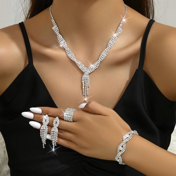 Women’s Jewelry Set Fashion Hot Selling Twisted Tassel Necklace Earrings Bracelet Three Piece Set Fashionable And Luxurious Atmospheric Bright Set_ipsvogv.com