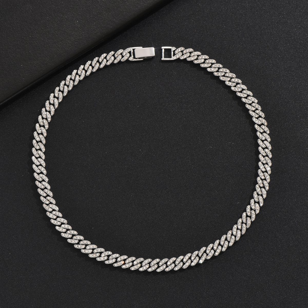 A niche design for men's inlaid necklaces, minimalist cross hip-hop Cuban chain versatile accessory_ipsvogv.com