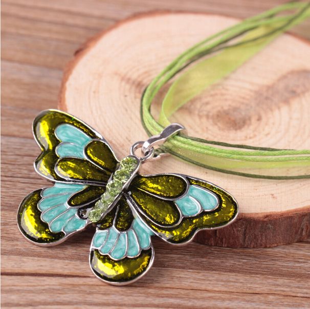 K600 Exaggerated Oil Drop Ribbon Colorful Butterfly Trendy Insect Pendant Short Necklace_ipsvogv.com