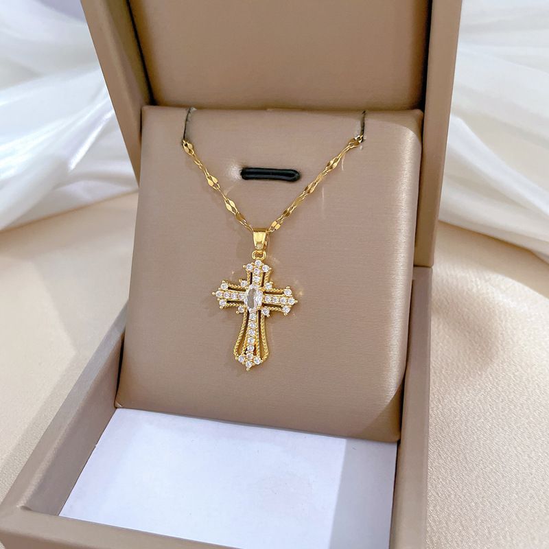 Steel 【 Titanium 】 The Cross Light Luxurious, Gorgeous Full Diamond Necklace. It Is A Popular Female Internet Celebrity 【 】 Luxurious, Necklace._ipsvogv.com