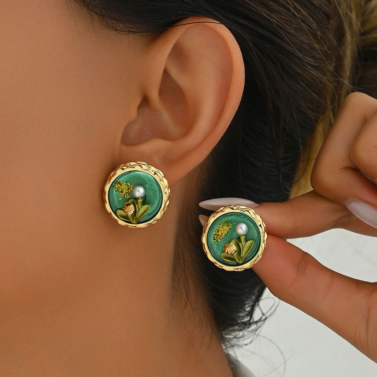 Fashionable and luxurious w's with personalized pearl inlay, niche flower design, earrings, versatile earrings for_ipsvogv.com