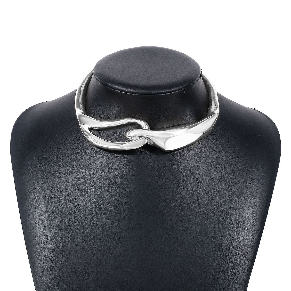N11497 Exaggerated Metal Style Three Dimensional Buckle Necklace with Light Luxury and Unique Design Sense Hip Hop_ipsvogv.com