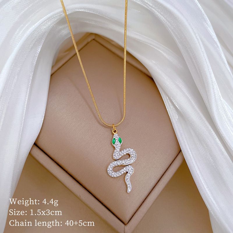 【 Full Body Titanium Steel 】 Green Eyed Snake Personality Minimalist. True Gold Necklace Inside The Furnace. Female_ipsvogv.com