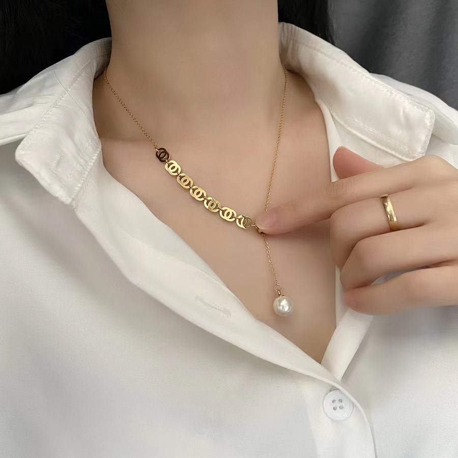 necklace light luxury niche 2022 new female ring interlocking titanium steel temperament clavicle chain accessories_ipsvogv.com