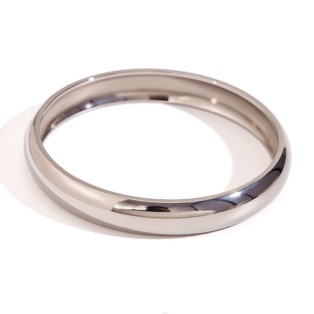 Women's Jewelry Fashion Simple Light Luxury Titanium Steel Bracelet Personality Exaggerated Smooth Stainless Steel Plated K Bracelet Jewelry_ipsvogv.com